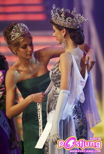 แล้วก็ได้มงไปรับมงจากรุ่นพี่เธอ MU 2008