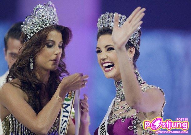 มอบมงให้รุ่นน้องต่อไปที่จะมาประกวดมิสยู