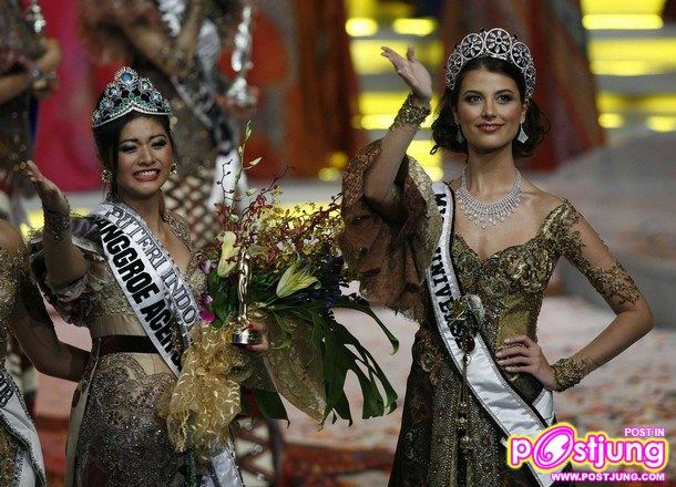 มอบมงให้นางงามอินโด