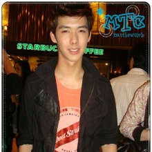 พี่เค้าหน้ารักจังเลย