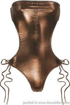 แบบเกาะอกไปเลย ขาเว้าสูง