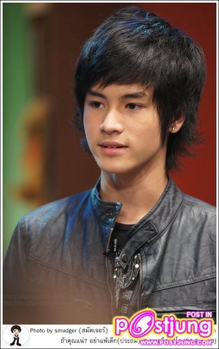 ไม่ยิ้มยังน่ารัก