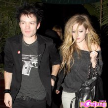 Avril Lavigne มาทานข้าวกับแฟนเก่าที่เพิ่งหย่ากันไป