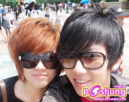 ถ่ายคู่กับโทโมะ