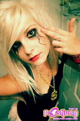 เป็นการเขียนตาที่เท่ไปอีกแบบ