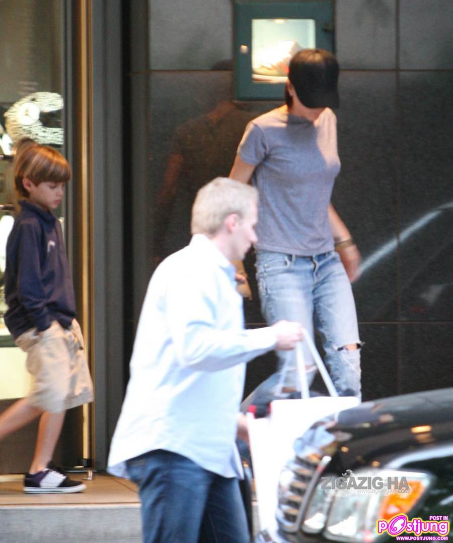 3 mar shopping niketoy