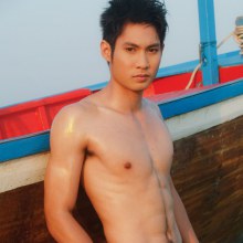 หนุ่มออฟ อโนไท ไยทอง