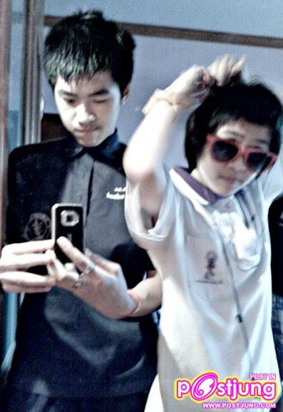 กับน้องสาวมั้งคะ