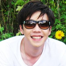 หนุ่มหล่อ...กับรอยยิ้ม สะกดใจ