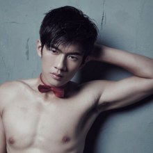 ถอดเสื้อตี๋