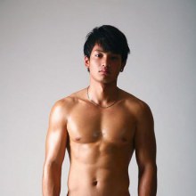 หนุ่มกางเกงแดง