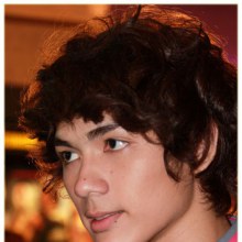 แน็ก ชาลี กับทรงผมใหม่