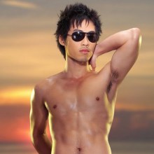 There are real hot guys.