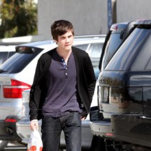 โลแกน เลอร์แมน หนุ่มหล่อแอบ เป้าตุงเล็กๆ