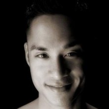 หนุ่มตี๋หุ่นดีถอดโชว์