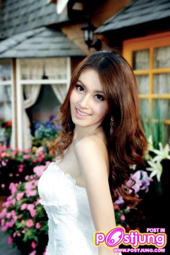 ปอย ตรีชฏา