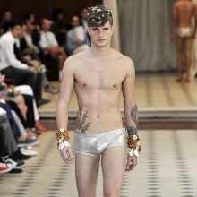 เดินแบบ