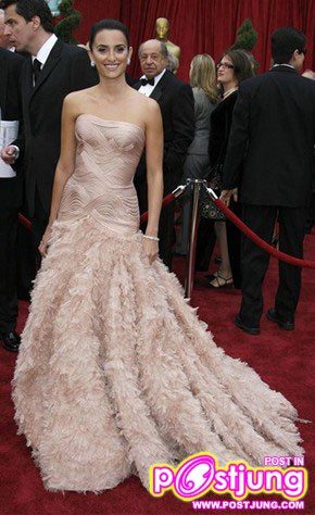 5. เพเนโลเป้ ครูซ ในชุดของ Chanel