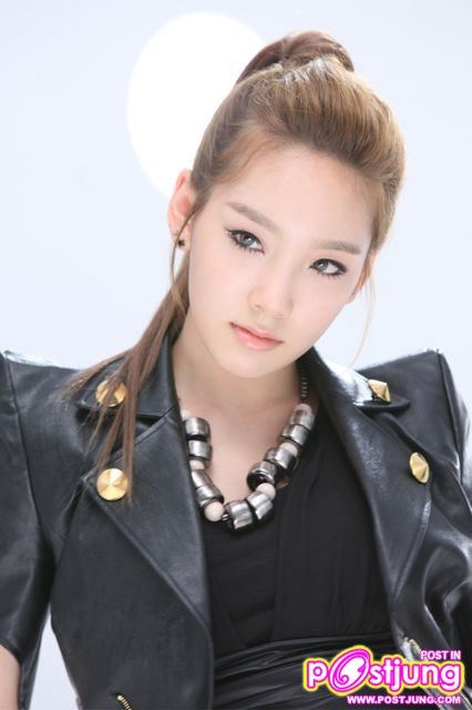 แทยอน ลุคนี้แทสวยเวอร์ เท่ห์ด้วย