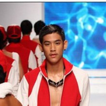 +ภาพลับ“พอร์ช”สมัยหัวเกรียนนุ่งลิงเดินแบบ+