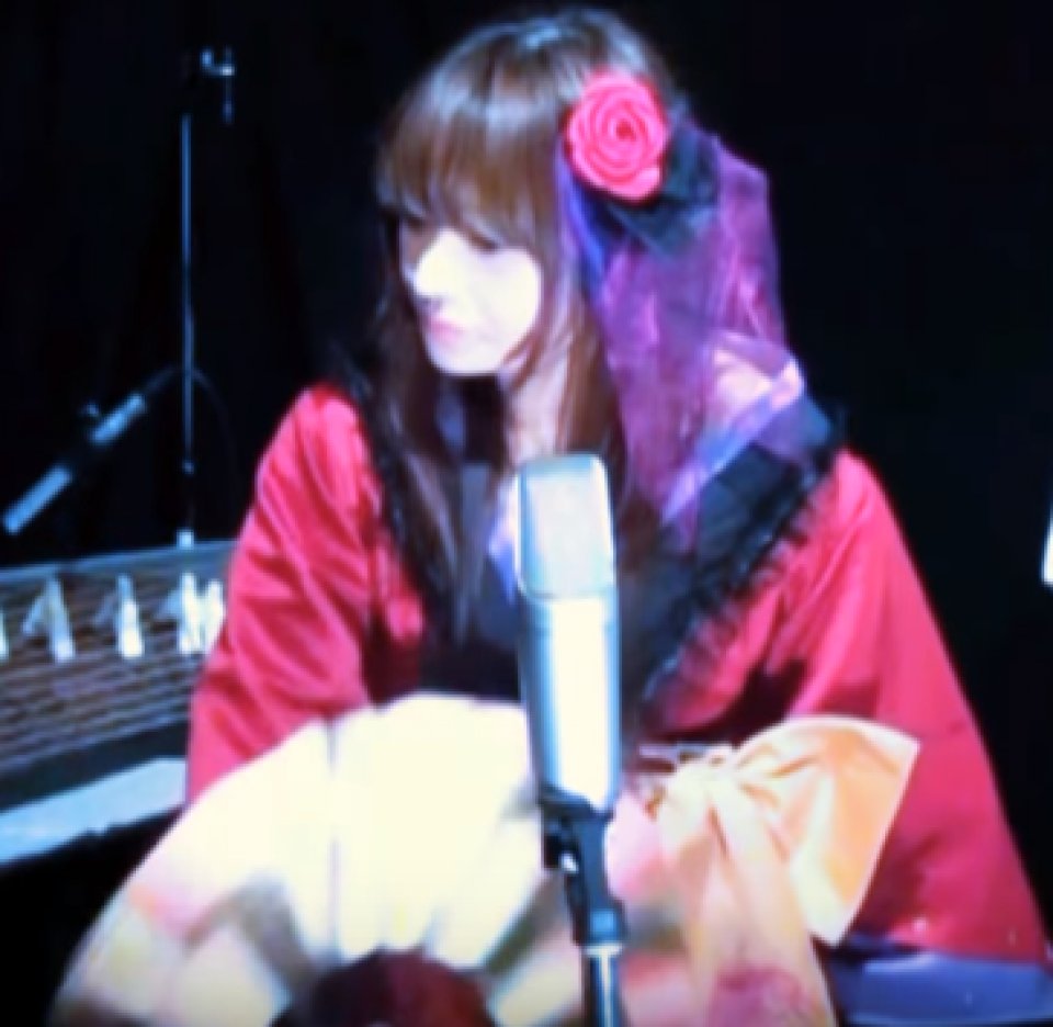 วง "Wagakki Band" ภาพนี้มาจาก วิดีโอเพลงใดใน Youtube? คำใบ้:อัพโหลดผ่านช่องของ "鈴華ゆう子" หรือช่องของ Yuko Suzuhana