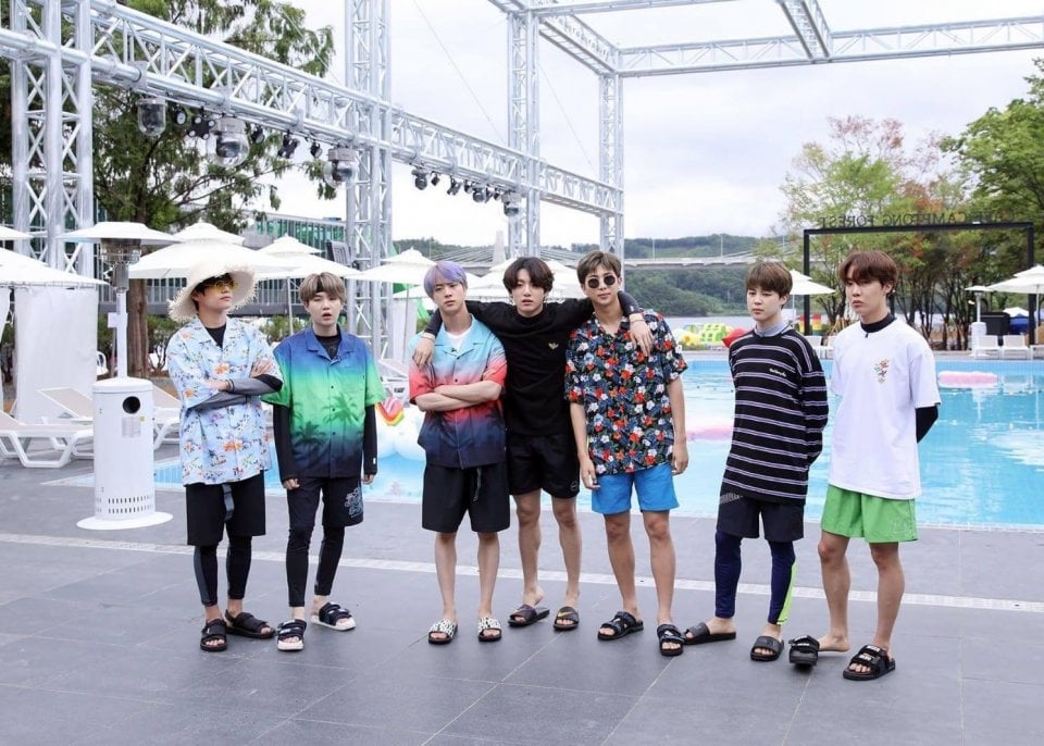 BTS อยู่ค่ายอะไร