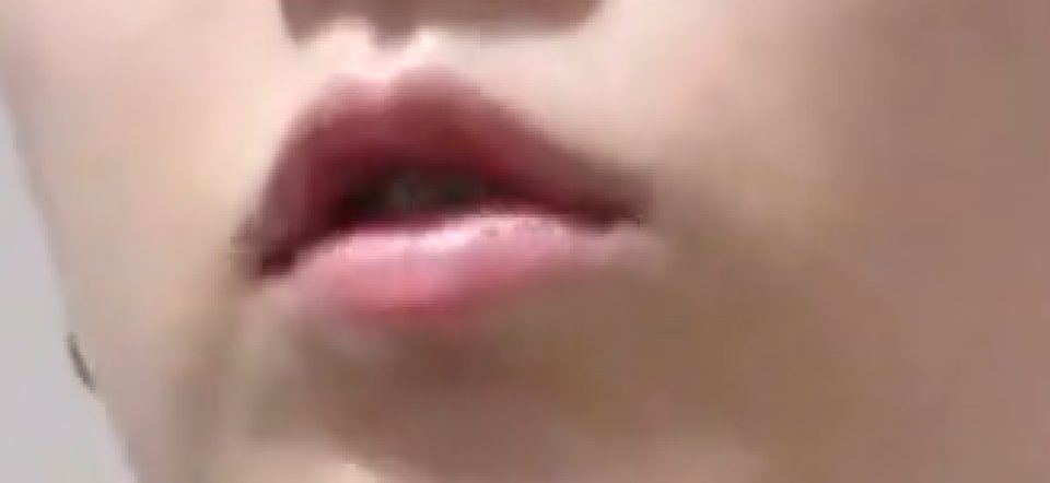 ปากของใคร?