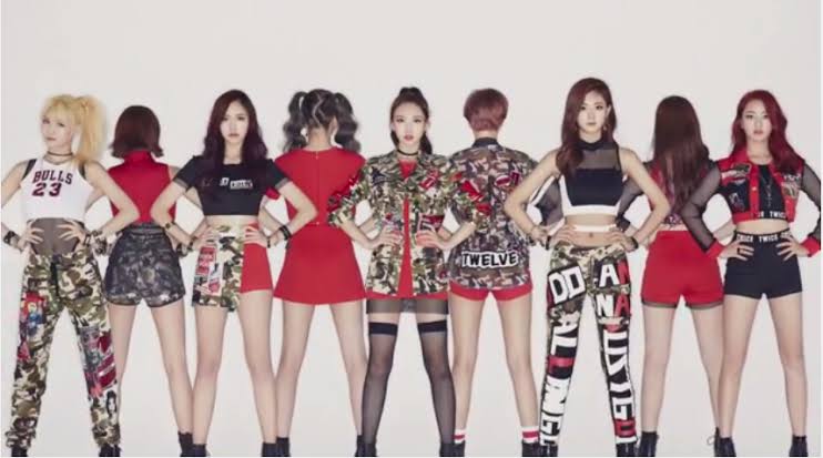 TWICE เปิดตัวด้วยมินิอัลบั้มที่ชื่อว่า?