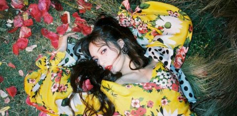 flower shower-hyuna