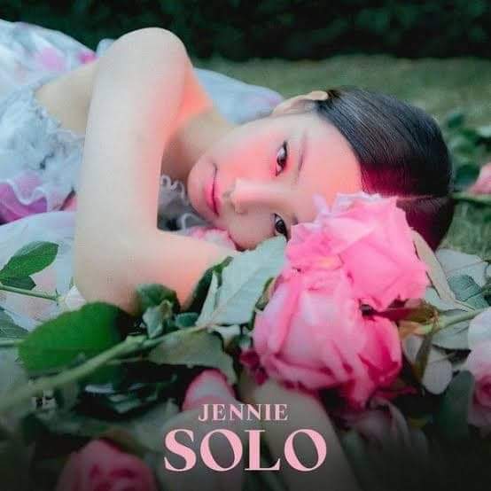 ชุดไหนเป็นชุดที่ใช้แสดงเพลง Solo