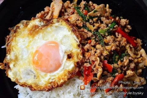 กระเพาะ(หมู-ไก่)ไข่ดาว