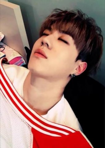 ยุคยอม คนที่หลับง่ายดายหลับลึกกะรอคุณมาแอบจุ๊บ