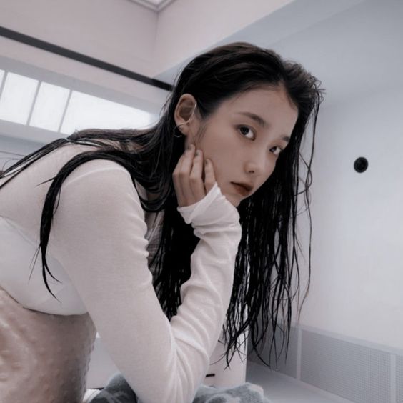 เธอมีชื่อว่า