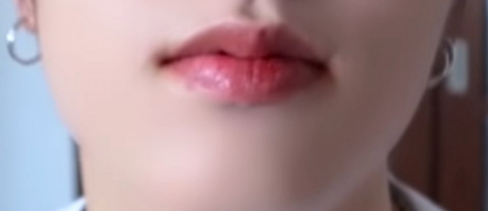 ริมฝีปากนี้คือของใคร?