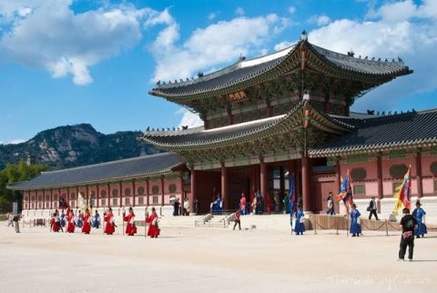 พระราชวังเคียงบกกุง Gyeongbokgung Palace
