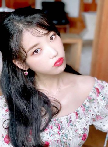 IU