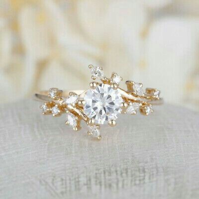 ได้โปรดแต่งงานกับผมได้ไหมครับ ให้ผมได้สวมแหวนวงนี้ที่นิ้วนางข้างซ้ายของคุณ