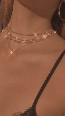 สร้อยคอแบบหลายสาย