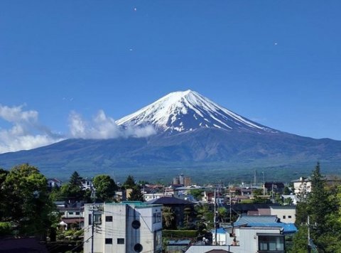 ภูเขาไฟฟูจิ ประเทศญี่ปุ่น : ตอบโจทย์คู่รักสายเรียบง่าย ฮันนีมูนที่ภูเขาสวยๆไปเลย!
