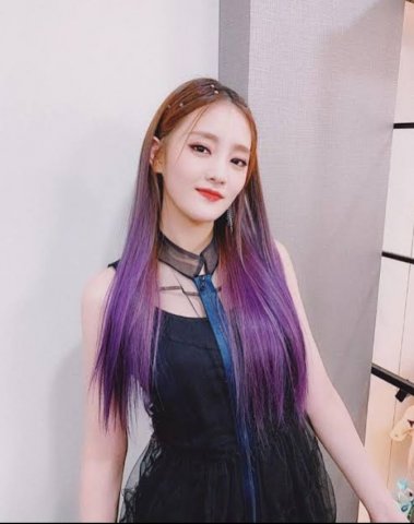 มินนี่ (G)I-dle