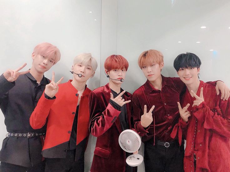 แล้วชื่อแฟนคลับของAB6IXหล่ะ