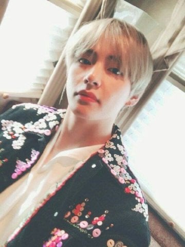 KIM TAEHYUNG (วี)