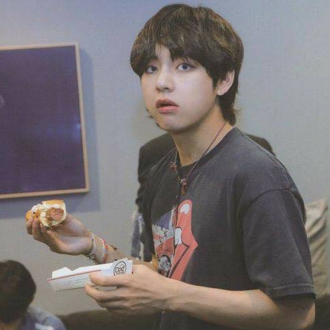 KIM TAEHYUNG (วี)