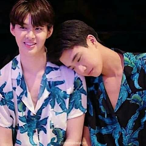 คู่นี้คือใคร