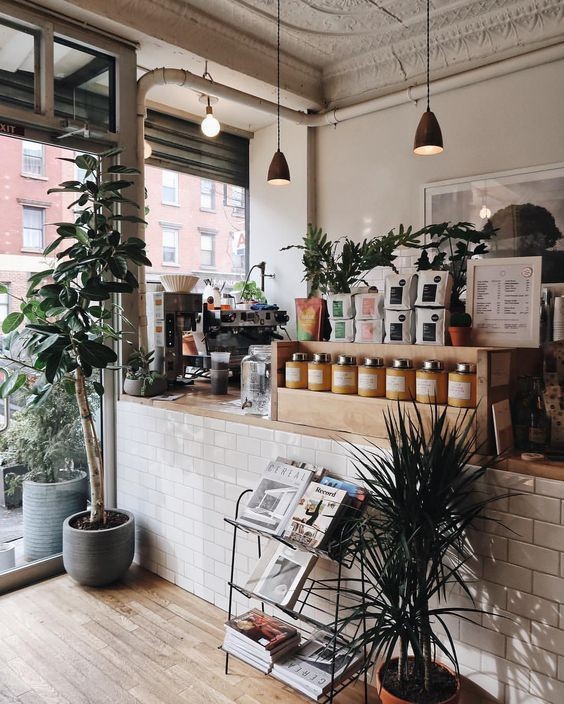 คุณขอให้นัมจุนจอดที่ร้านกาแฟ คุณจะซื้ออะไรเผื่อเขา