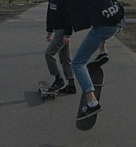 ไปเล่นSkateboardด้วยกัน
