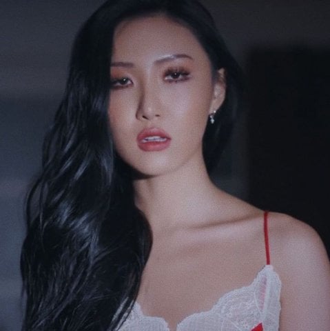 Hwasa Mamamoo