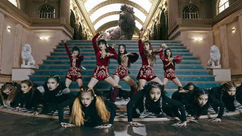 LION--(G)I-DLE