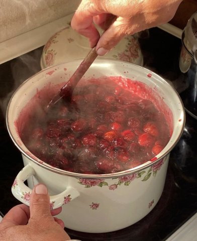 make strawberry jam