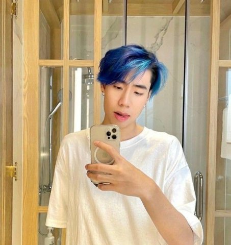 พ่อหนุ่มสุดหล่อ